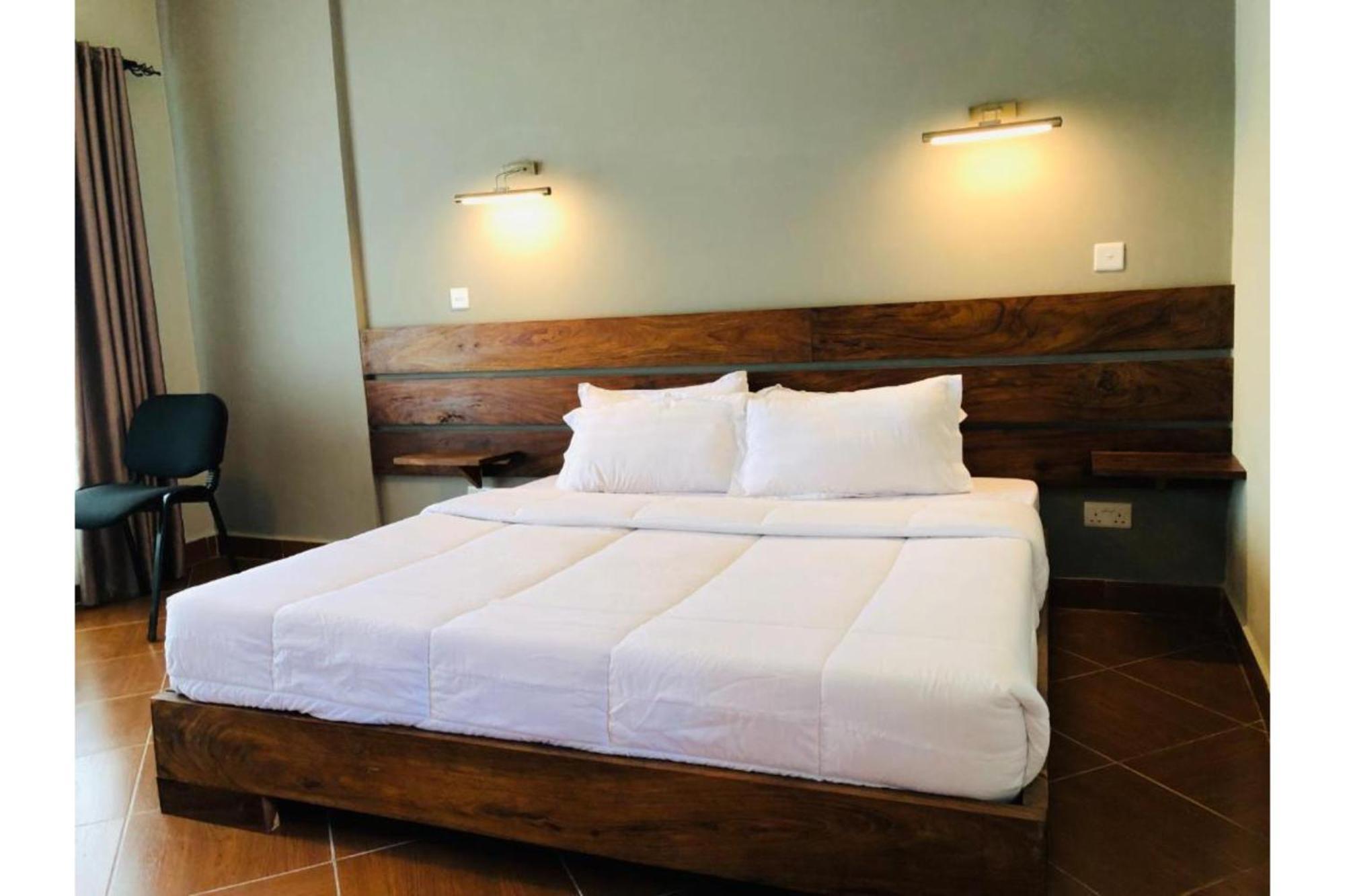 Meley Impala Hotel Munyonyo Bagian luar foto