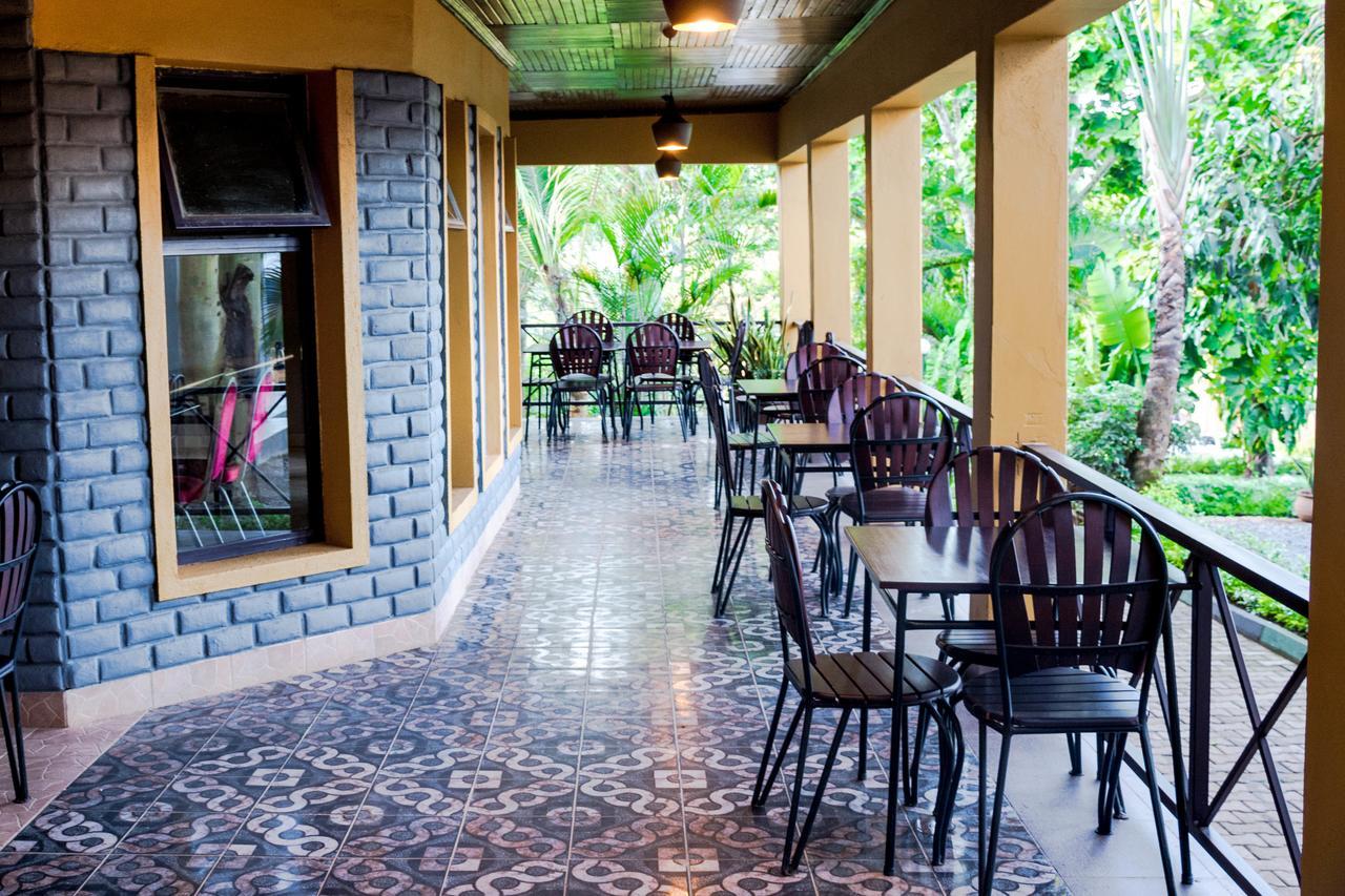 Meley Impala Hotel Munyonyo Bagian luar foto